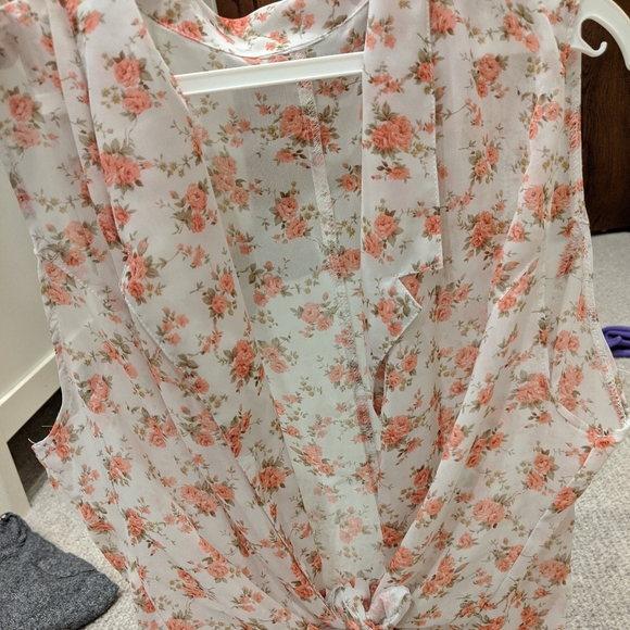 Shirt - Picture 3 of 4